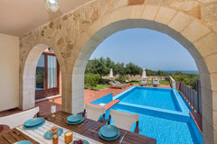 Luxuriously appointed Villa Katerina is set in a quiet location in W. Crete, sur Chania, Greece Villa Katerina with private Eco heated pool Entire villa vacation rental 1300327