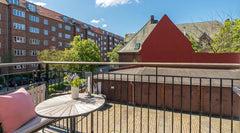 Nyd København og Frederiksberg med base i vores skønne, rolige hjem. Lejligheden Copenhagen, Denmark Lys, stille og rummelig lejlighed med solrig altan Entire condo vacation rental 560726683668563074