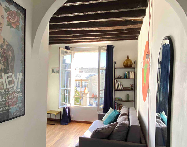 En plein coeur de Paris dans un immeuble ancien, studio lumineux sans vis-à-vis. Paris, France Studio calme et lumineux, quartier Bastille Entire rental unit vacation rental 28770604