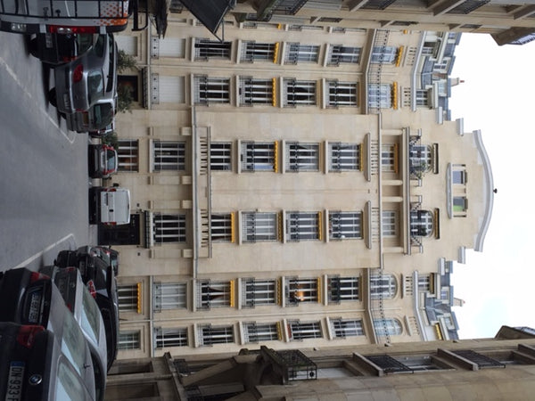 Between   Trocadéro  and place  Victor Hugo, 10 mn walk from  Champs Elysées, Hi Paris, France Service room 9 m2 , Trocadéro Private room in rental unit vacation rental 11137901