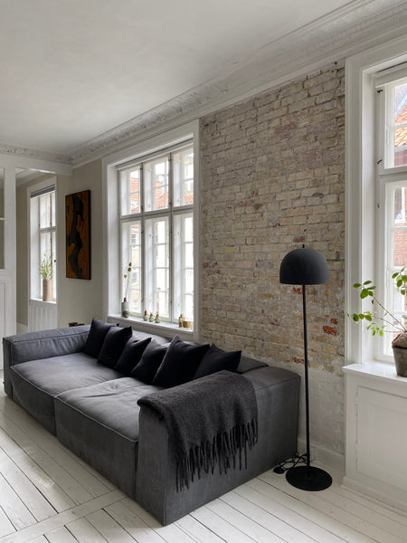 High ceilinged light and charming apartment Located In the absolute center of Co  Apartement in  Absolute center of Copenhagen. Entire condo vacation rental 670967830679690775