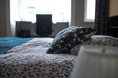 Charming furnished room (+/-20m ²) on the 1st floor of a house to share with 5 o Brussels, Belgium Grand charming room in friendly shared house Private room in townhouse vacation rental 36839785