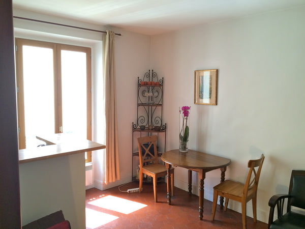 Lovely and calm apartment of two rooms on court at 10 minutes of Bastille, and 1 Gagny, France NATION - Quiet & Charming Entire rental unit vacation rental 6631563