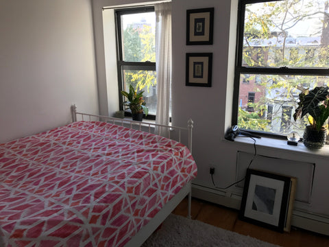 Beautiful room in the best part of Brooklyn. Steps away from major subway lines, New York, NY Rental unit in Brooklyn · ★4.44 · 1 bedroom · 1 bed · 1 shared bath Private room in rental unit vacation rental 21715735