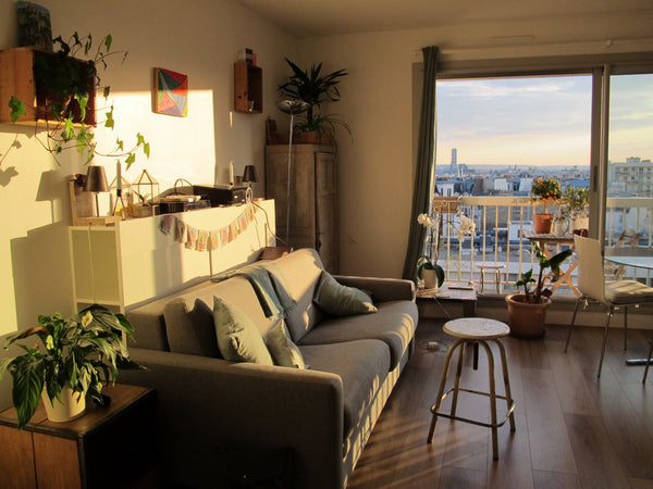 Charming and quiet studio with a balcony looking over the Eiffel tower and the r Paris, France Splendid nest over Paris' roofs ! Entire rental unit vacation rental 16389580