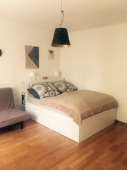 Die Wohnung liegt im 18. grenzend zum 9. Bezirk direkt an der Volksoper. Öffentl Cologne, Germany Wohlfühlen bei Sissi und Franz Private room in rental unit vacation rental 20794416