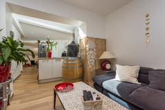 Apartment in the historic center (Chartrons area) perfect for couples traveling  Bordeaux, France ☆ Historical center ☆ Air-conditioned ☆ Tramway Entire rental unit vacation rental 23721598