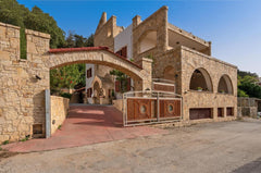 This villa has 6 bedrooms, a kitchen with a dishwasher and a microwave, a flat-s  Grandpa΄s House Agia Pelagia Μυξορρουμα Entire villa vacation rental 50832932