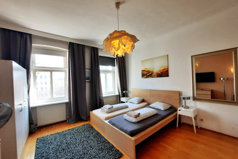 ★ Entire 2 Bedroom (app. 50m²) Apartment serviced by Roadhouse Apartments Vienna Vienna, Austria New Balcony! ☆ Quiet 2 BR ☆ Kitchen☆ Near Downtown Entire rental unit vacation rental 50836941