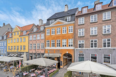 Here you have the possibility of staying as a neighbour to some of mayor sights   Stay in the idyllic heart of historic Copenhagen. Entire condo vacation rental 50171635