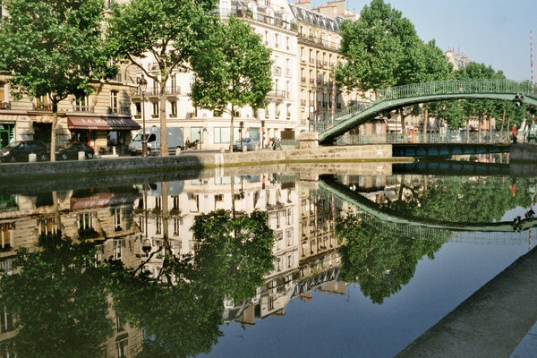 Une chambre indépendante de 16m² dans un immeuble sécurisé avec concierge entre  Paris, France ★ Appartement Canal st Martin - Gare de l'Est Private room in rental unit vacation rental 20239117