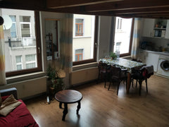 L'appartement est lumineux , se trouve au deuxième étage, proche de la gare du m Gap, France Appartement centre ville de Bruxelles Entire rental unit vacation rental 16837497