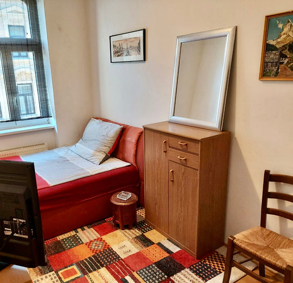 General: Very big and bright room for short or long-term trips with perfect traf  private  room in the city center,quiet and clean. Private room in rental unit vacation rental 639596364619066355