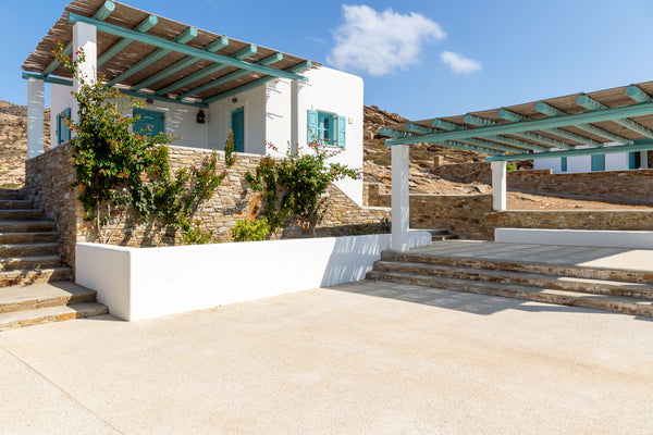 Magganari View Village I ,with a shared swimming pool, shares the philosophy of  Greece Magganari View Village I Cycladic home vacation rental 25387600