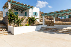Magganari View Village I ,with a shared swimming pool, shares the philosophy of  Greece Magganari View Village I Cycladic home vacation rental 25387600