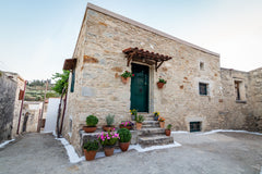 Aristidis’s old stone house is located in a little, quite village with 35 habite Heraklion, Greece Aristidis House Plouti Heraklion Entire townhouse vacation rental 25006775