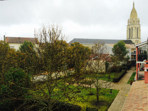 2 pièces de 35m² proche centre ville ds une petite résidence calme avec balcon d Bordeaux, France T2 avec balcon Bordeaux rive droite Entire rental unit vacation rental 5791014