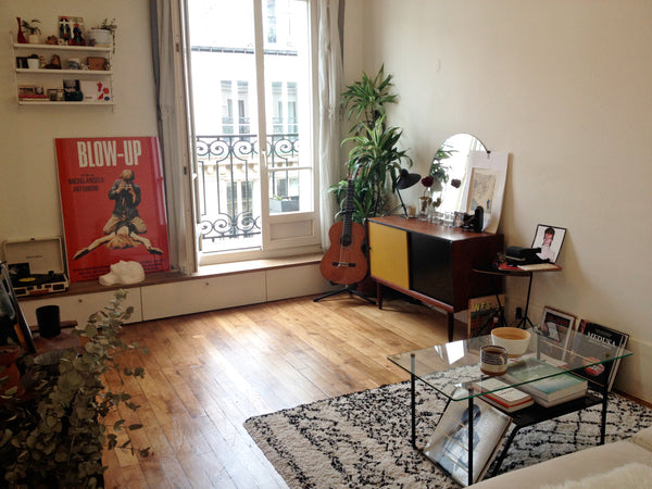 Situé dans un immeuble Haussmannien, deux pièces de 34m2. Orienté Sud, lumineux, Paris, France Deux pièces d'architecte lumineux avec balcon Entire rental unit vacation rental 12803037