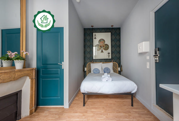 The apartment is located in the heart of the 8th district in the neighborhood ca  Saint-Lazare - Opera 37: apartment for 2 Entire rental unit vacation rental 29004327