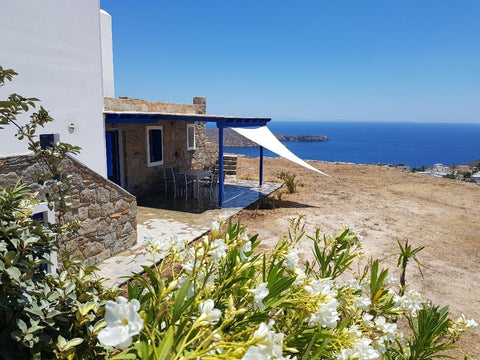 Perfect for families or 2 couples, this brand-new 75m2 property is located  1,5   Cycladic Views Areti's Guest House Cycladic home vacation rental 48804501