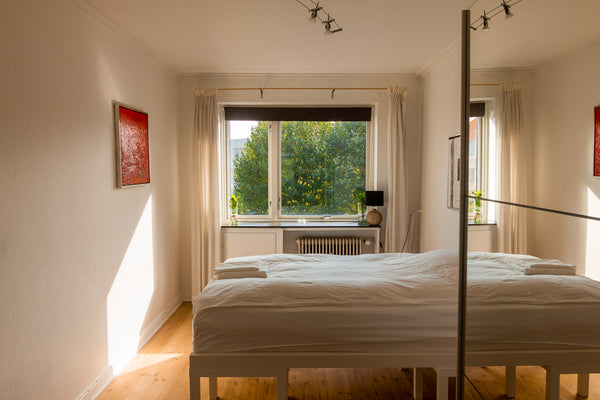 Bright sunny apartment in Copenhagen's well known Frederiksberg neighborhood. <b  Bright clean private bedroom in Frederiksberg. Private room in rental unit vacation rental 39124023