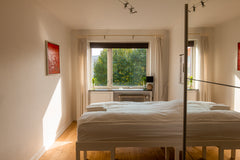 Bright sunny apartment in Copenhagen's well known Frederiksberg neighborhood. <b  Bright clean private bedroom in Frederiksberg. Private room in rental unit vacation rental 39124023