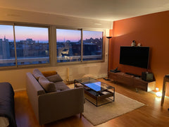 Studio spacieux avec vue sur les toits de Paris ainsi que la tour Eiffel.<br />< Paris, France Joli studio avec superbe vue Entire rental unit vacation rental 7178335