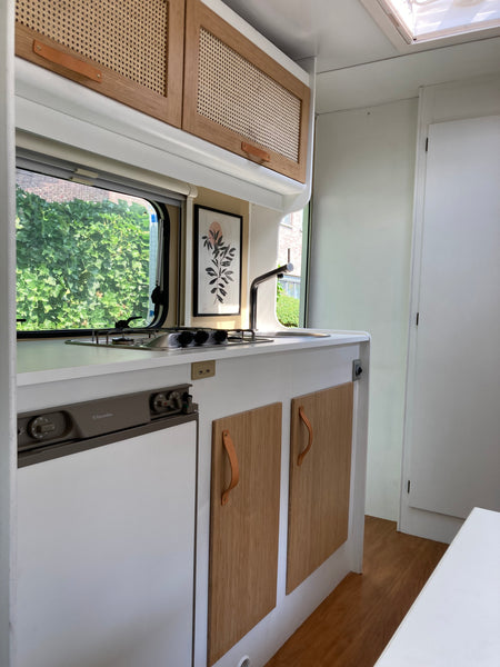 Wakker worden in een prachtig opgeknapte camper op een plek die jij zelf hebt ge Antwerp, Belgium Idyllische camper te huur voor het hele gezin Camper/RV vacation rental 680758448826732363