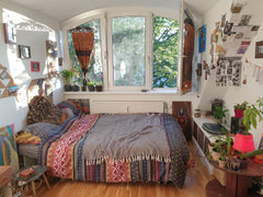 Keep it simple in this cozy bedroom with a rustic and artistic style! A 6 minute Vienna, Austria central & cosy bedroom in shared flat Private room in rental unit vacation rental 50985385