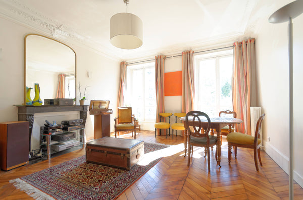 This is a traditional Parisian flat with wooden floor and moldings on the ceilin Paris, France Appartement hausmanien Private room in rental unit vacation rental 8562760