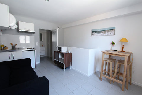 Appartement de type 2 (25m2) dans une échoppe en pierre situé à 200 mètres de l' Bordeaux, France T2 Proche centre ville et tramway Entire rental unit vacation rental 18232109