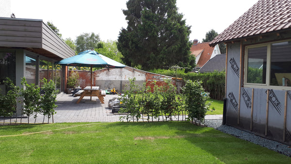 We rent campingplace in our garden for tents. Use of bathroom and toilet inside. Hemiksem, Belgium Camping in garden TML: Shuttle serv. + breakfast Private room in tent vacation rental 36876935