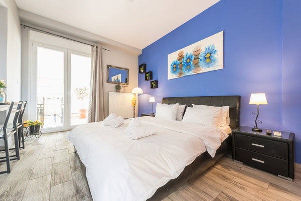 A tiny cozy studio next to Ambelokipi Metro Station. The studio located in a saf Voula, Attica region, Greece Tiny ❤ Studio next to Metro Station Entire rental unit vacation rental 18814761