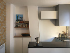Chambre privée dans un petit appartement typiquement parisien. Confortable et lu Paris, France Chambre au calme quartier Gare de Lyon / Nation Private room in rental unit vacation rental 23620944