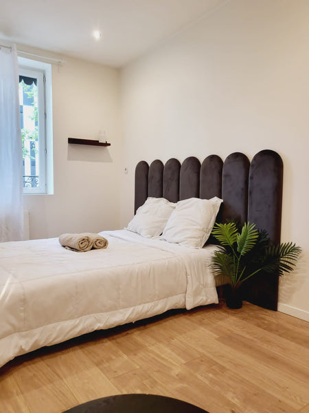 Simplifiez-vous la vie dans ce logement paisible et central.<br /><br /><b>Licen  Suite Purple Pop Entire rental unit vacation rental 768217490509168372