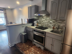 Located just 6.6miles from JFK Airport or 22min. makes this the perfect place.    Rental unit in Brooklyn · 2 bedrooms · 2 beds · 1 bath Entire rental unit vacation rental 943707153287511998