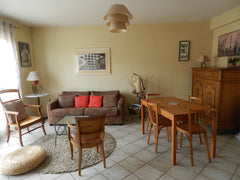 F2 53 m2 au 4ème étage d'une petite résidence bien entretenue, quartier vivant,  Paris, France Grand F2 clair, calme 20è + parking Entire rental unit vacation rental 3151174
