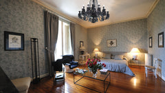 Aux portes de Bordeaux, venez séjourner au cœur du Grand cru Classé Château Pape Bordeaux, France Suite L'Egrégore, Pape Clément Private room in castle vacation rental 10301979