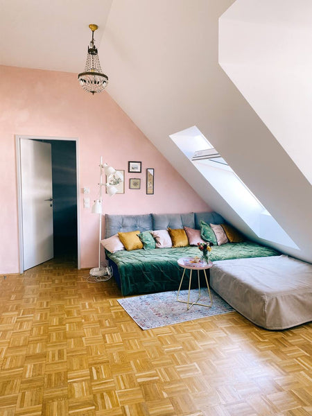 Spacious penthouse in the lovely 9th district of Vienna.<br />Big living room wi Vienna, Austria Lovely fully furnished 1-bedroom apartment in 1090 Entire condo vacation rental 686026862538788090