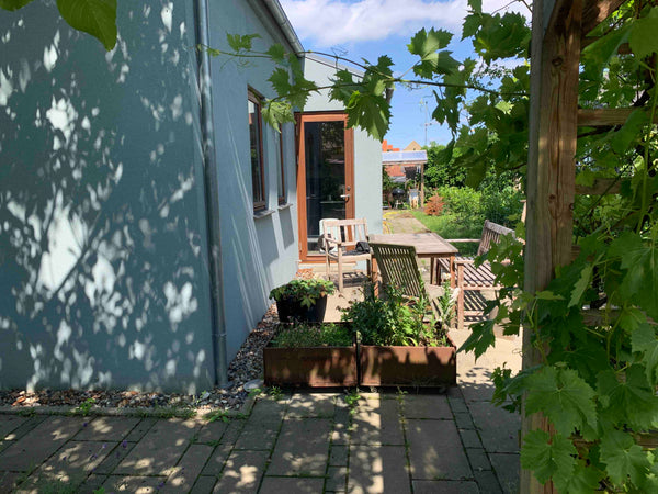 A small rural oasis close to Tivoli, the city and the harbour. We live in a gard Copenhagen, Denmark Villa in dyllic oasis 15 mins. from city centre Entire home vacation rental 32100543