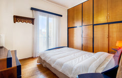 A spacious apartment nex to metro station Ampelokipoi.<br />Fully equipped with  US Spacious flat near Ampelokipoi metro station Entire rental unit vacation rental 35449655