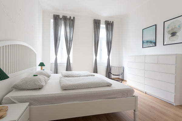 Dieses moderne und schicke Apartment befindet sich in einer - vor allem für Tour Vienna, Austria CITY APARTMENT no. 2 - next to metro U1 Entire rental unit vacation rental 32349695