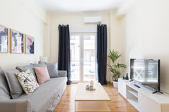 Live in a freshly renovated apartment in the center of Athens and enjoy the magn Athens, Greece Cosy and Spacious 1BD Apartment - Koukaki Entire rental unit vacation rental 20406080