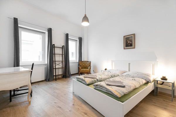 Vienna, Austria Apartment next to the maintrainstation with 4 beds Entire rental unit vacation rental 54381895