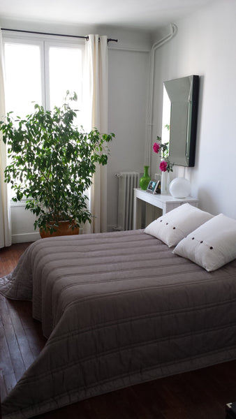 A bright bedroom which can accommodate 1 or 2 persons/people. <br />The location Paris, France Bright and nice place Private room in rental unit vacation rental 5727656