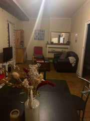 Spacious and serene space in Lyon.<br />Fully equipped.<br />1 bedroom, 1 bathro Trévoux, France Lovely 1-bedroom rental unit in Lyon Entire rental unit vacation rental 53235757