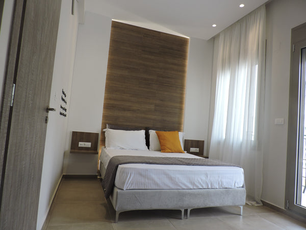 So close to the beach!<br />So close to the spectacular Agios Nikolaos'  lake!<b Crete Region, Greece So Close! - Drama Entire rental unit vacation rental 32589765