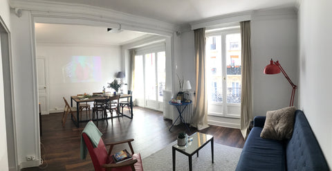 À 50 mètres du métro, entre Montmartre et les Batignolles. Appartement unique et New York, NY Charming flat with a bow window Entire rental unit vacation rental 18369749