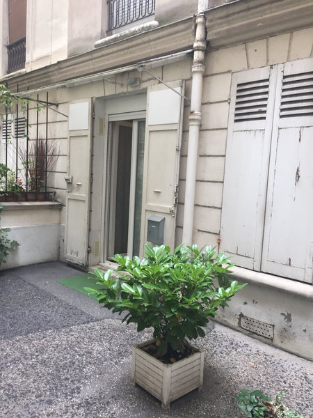 Charmant T2,  lumineux. Situé au rez-de-chaussée côté cours. Calme et sécurisé.   T2 idéal pour touristes Entire condo vacation rental 28663096