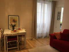 L’appartement est situé au cœur de Paris à 2min du métro Bastille au 3ème étage  Paris, France La roquette, Bastille, cœur de Paris. Entire rental unit vacation rental 22187599